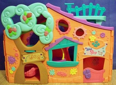 Little Littlest Pet Shop Club Tree House and 12 pets, including Ferret